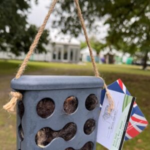 Eco nesting wool holder